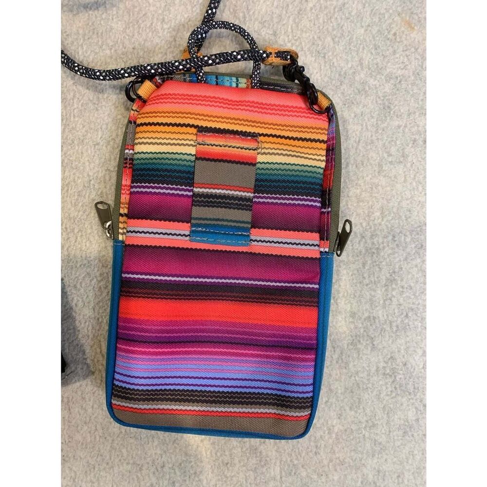 KAVU Essential Case Crossbody Phone Bag in Coastline Blanket - Picture 4 of 6